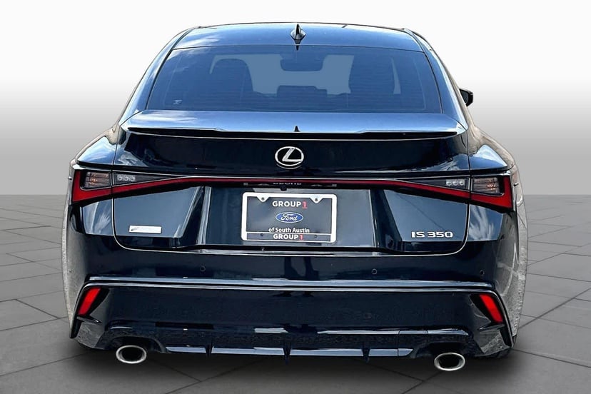 2021 Lexus IS - Image 3