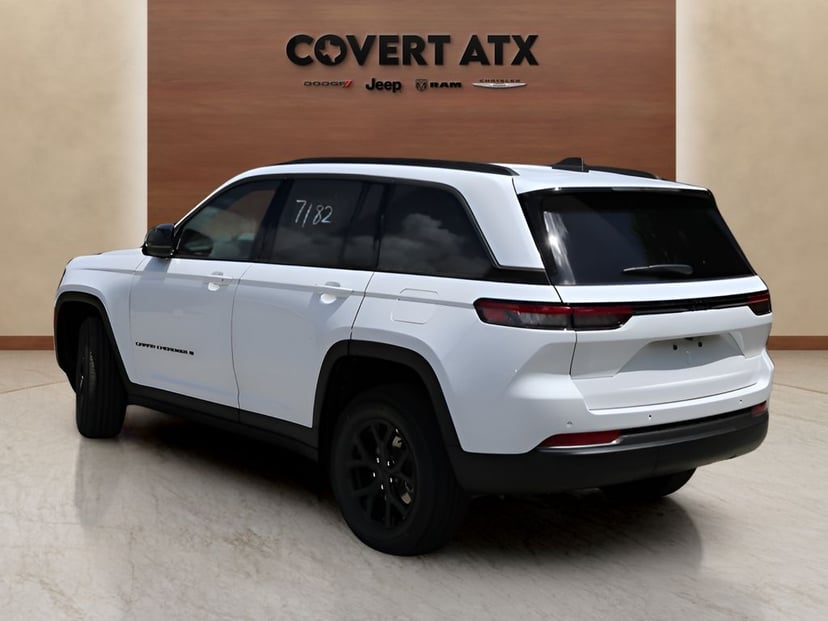 2026 Jeep Grand Cherokee - Image 2