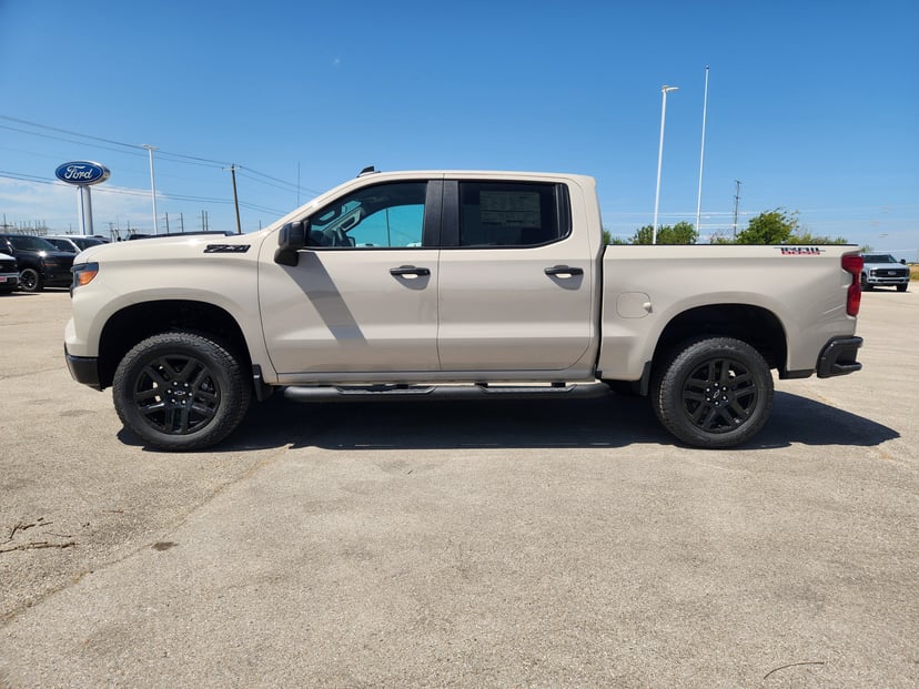 2026 Chevrolet Silverado 1500 - Image 2