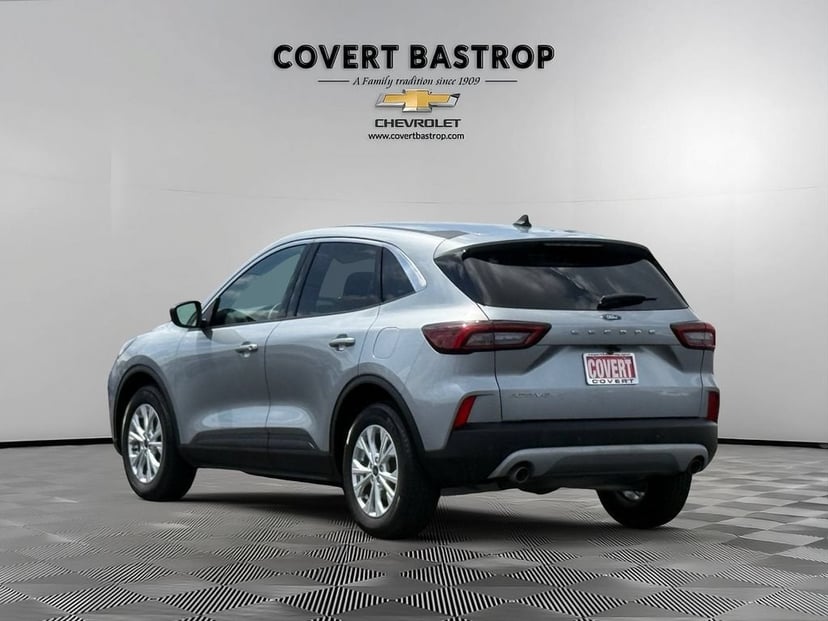 2024 Ford Escape - Image 2