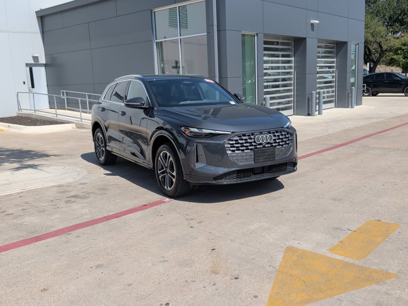 2025 Audi Q5 - Image 1
