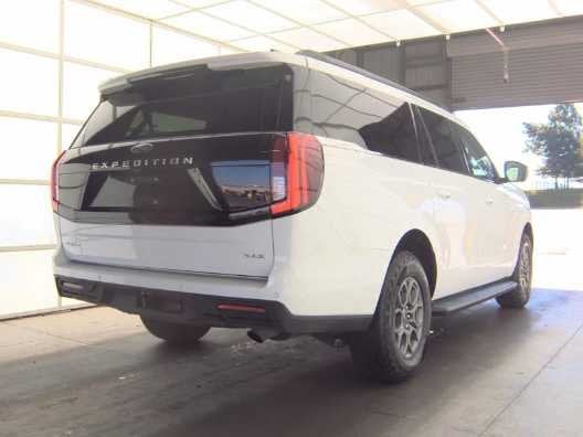 2025 Ford Expedition MAX - Image 3