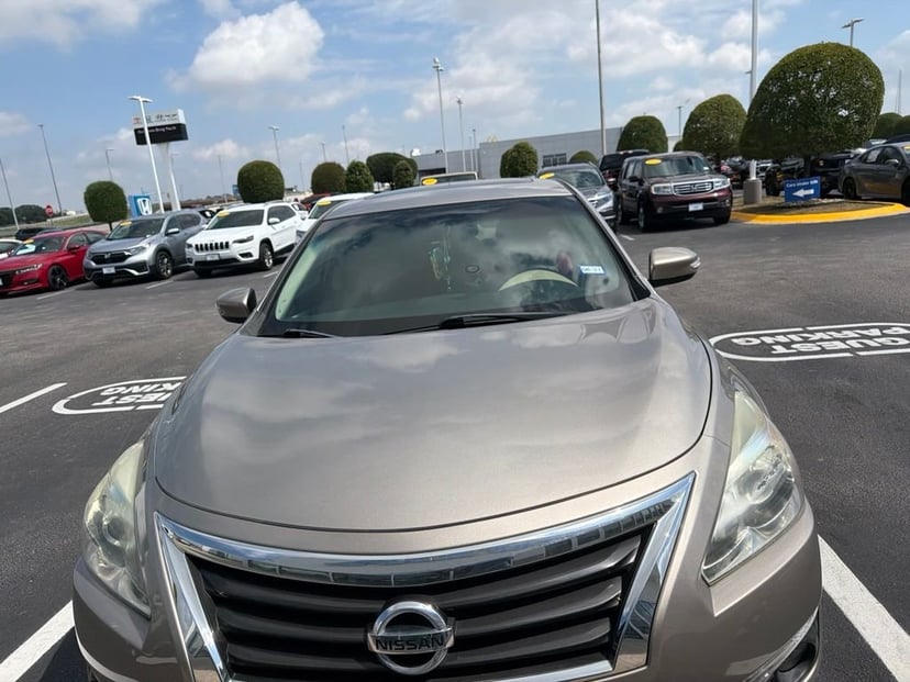 2015 Nissan Altima - Image 1