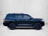 2016 Toyota Land Cruiser - Preview 4