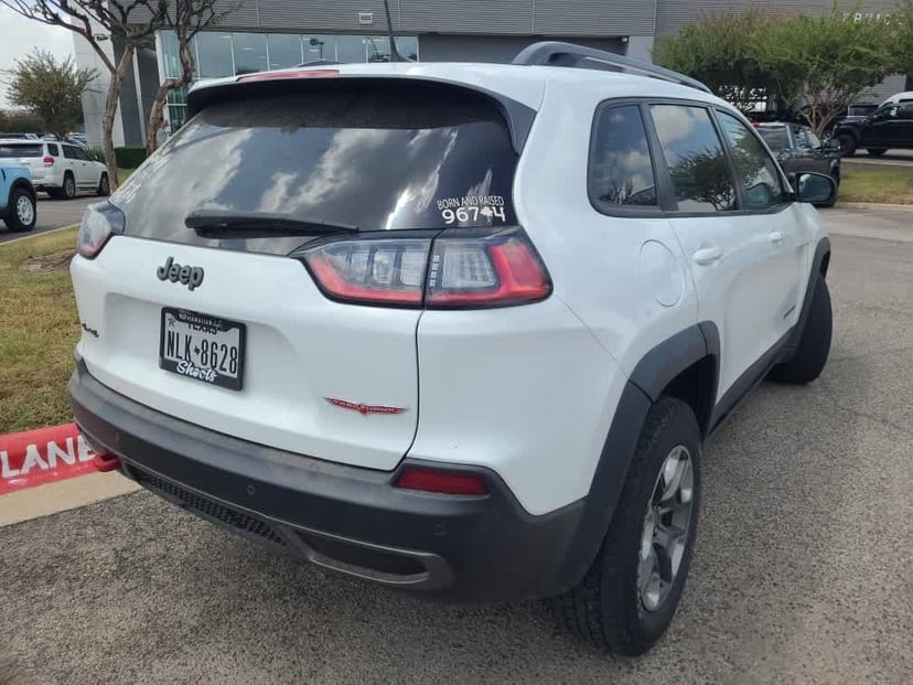 2019 Jeep Cherokee - Image 3