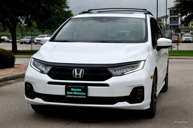 2026 Honda Odyssey Elite 4D Passenger Van Platinum White Pearl - Image 2