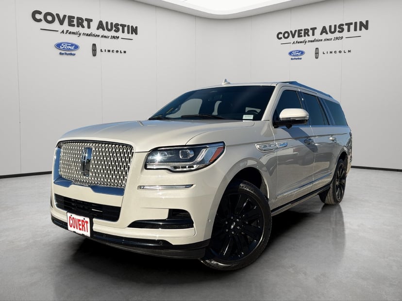 2023 Lincoln Navigator L - Image 1