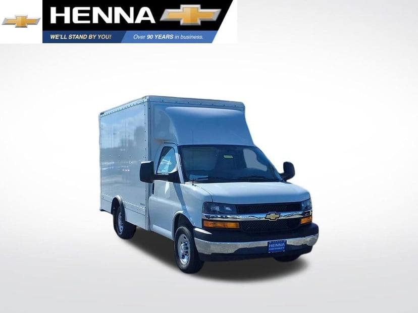 2025 Chevrolet Express Cutaway - Image 1