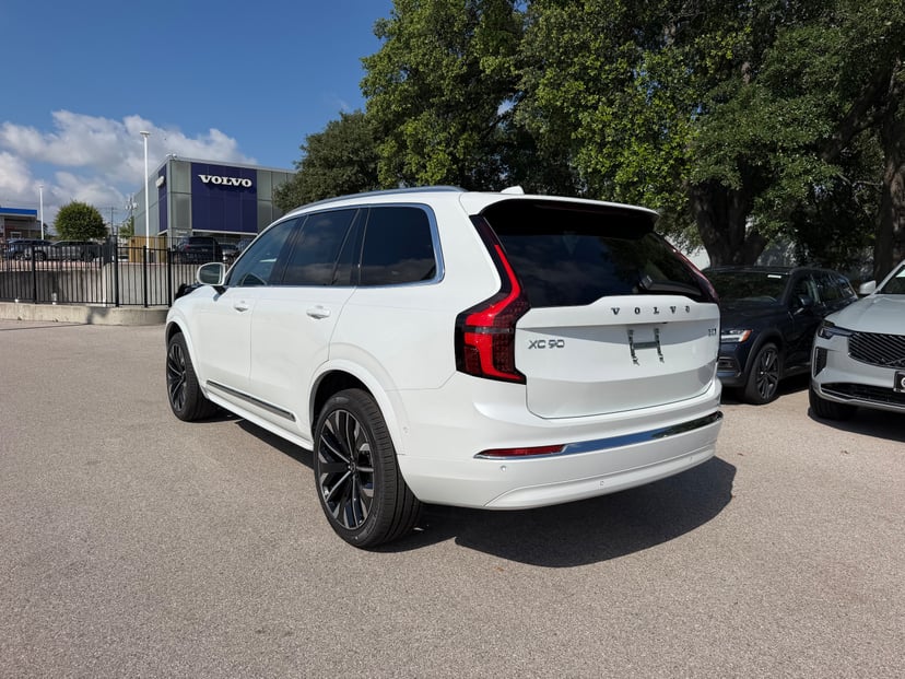 2026 Volvo XC90 - Image 2