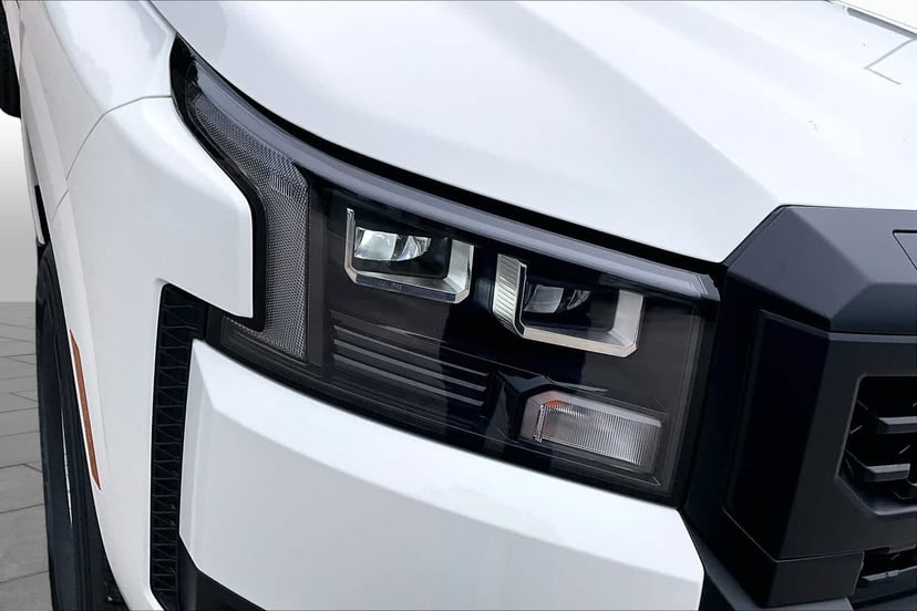 2026 Nissan Frontier - Image 2