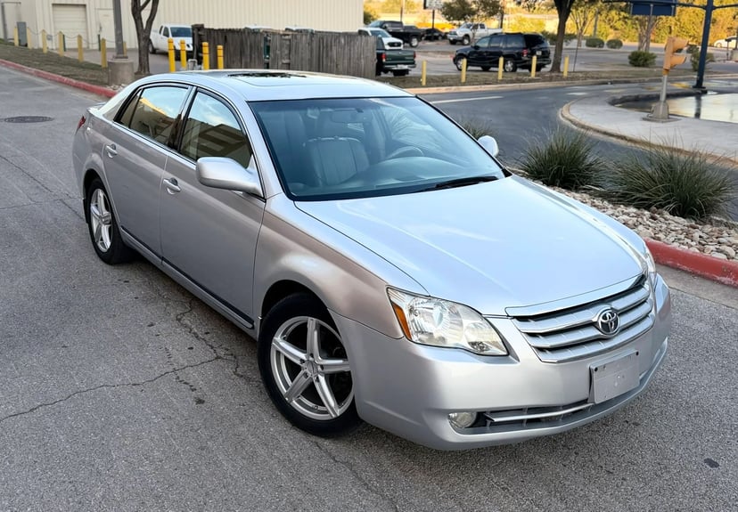 2007 Toyota Avalon - Image 1