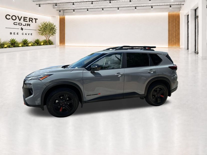 2025 Nissan Rogue - Image 2