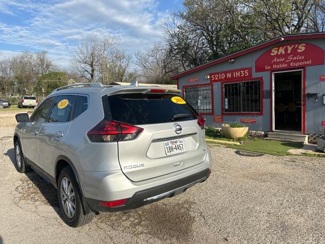 2018 Nissan Rogue SV - Image 2