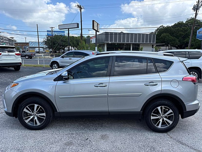 2018 Toyota RAV4 - Image 1