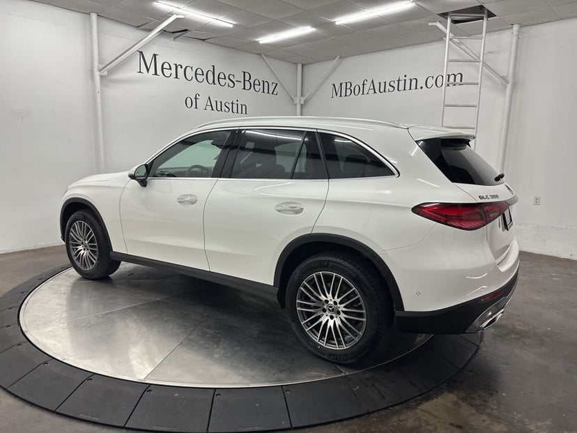 2026 Mercedes-Benz GLC - Image 3