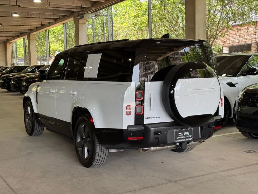 2026 Land Rover Defender - Image 3