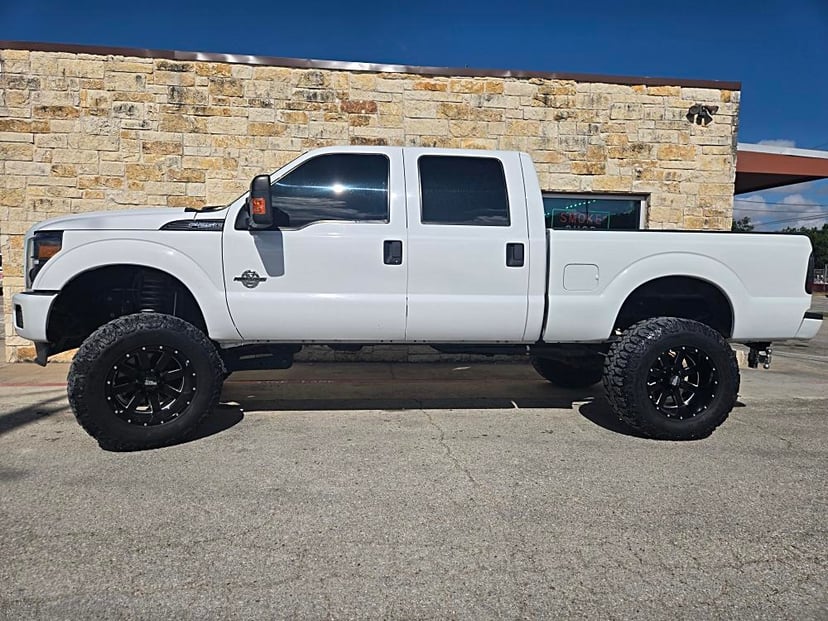 2016 Ford F-250 - Image 2