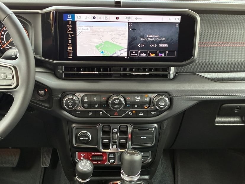 2026 Jeep Gladiator - Image 2