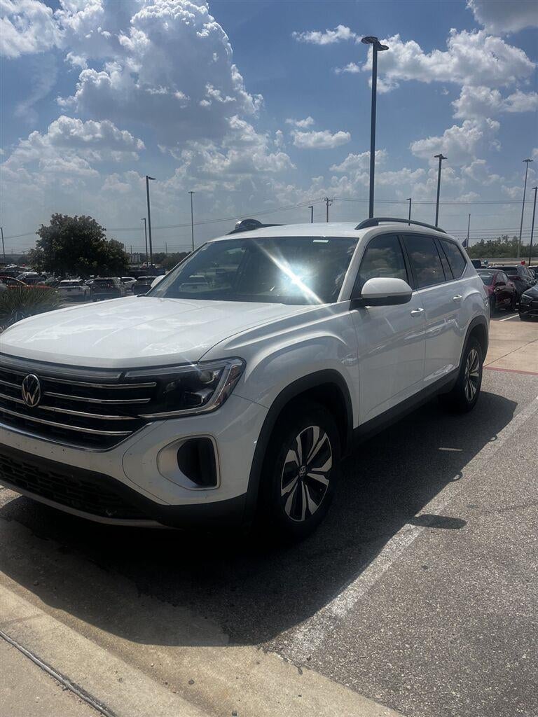 2024 Volkswagen Atlas - Image 1