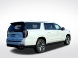 2027 Chevrolet Suburban - Preview 3