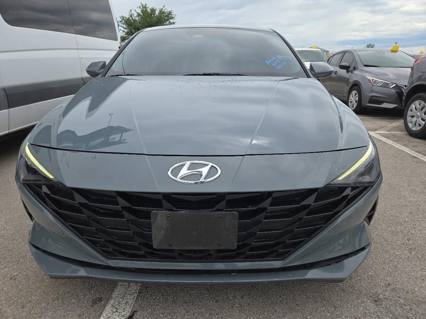 2022 Hyundai Elantra - Image 2