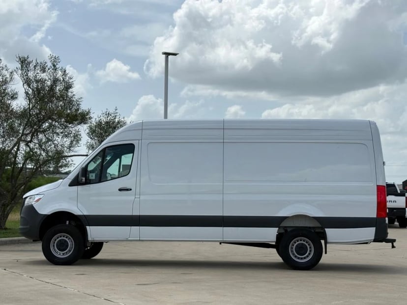 2025 Mercedes-Benz Sprinter - Image 1
