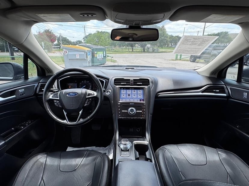 2019 Ford Fusion - Image 2