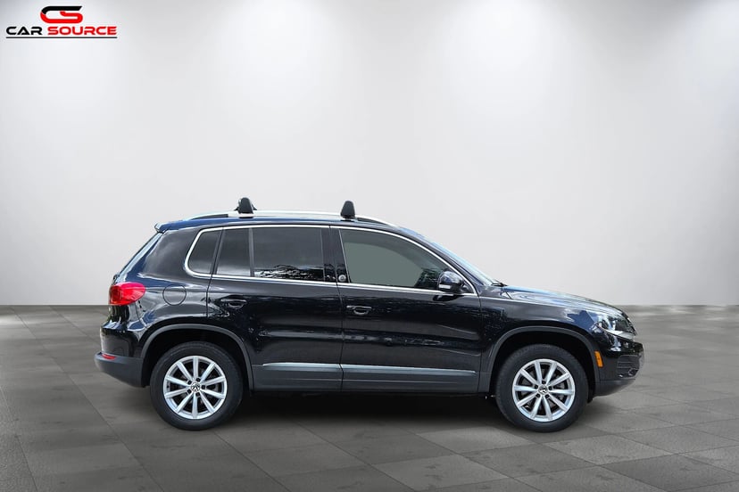 2017 VOLKSWAGEN Tiguan - Image 2