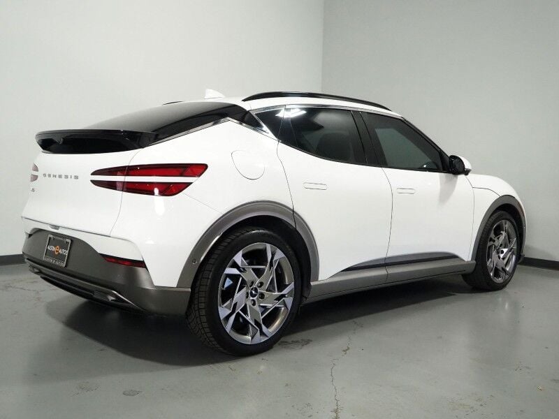 2023 Genesis GV60 - Image 3