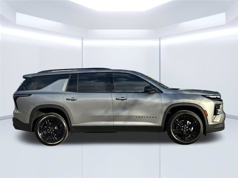 2027 Chevrolet Traverse - Image 1