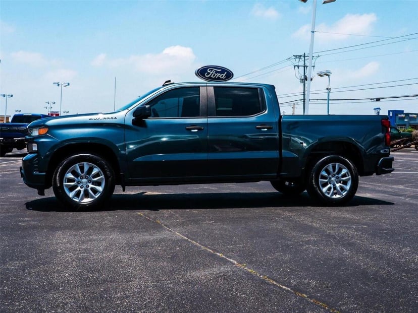 2019 Chevrolet Silverado - Image 3