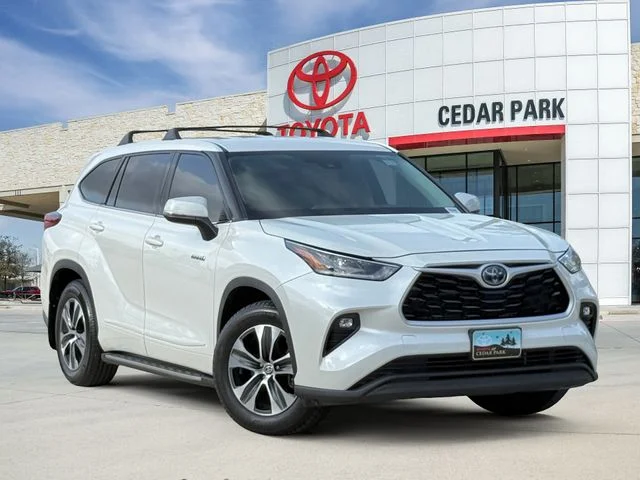 2021 Toyota Highlander - Image 1