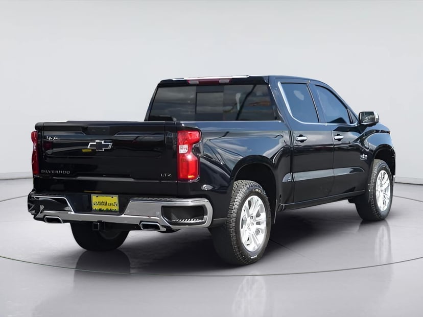 2025 Chevrolet Silverado - Image 3