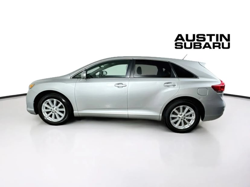 2010 Toyota Venza - Image 2