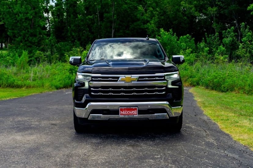2022 Chevrolet Silverado - Image 3