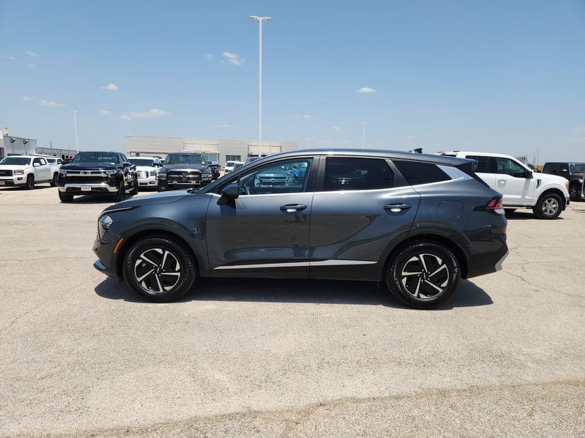 2023 Hyundai Sportage - Image 3