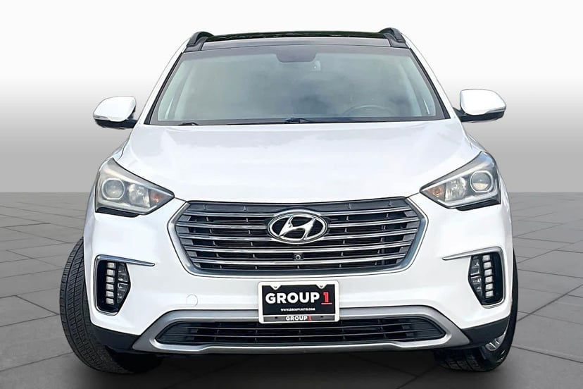 2017 Hyundai Santa Fe - Image 3