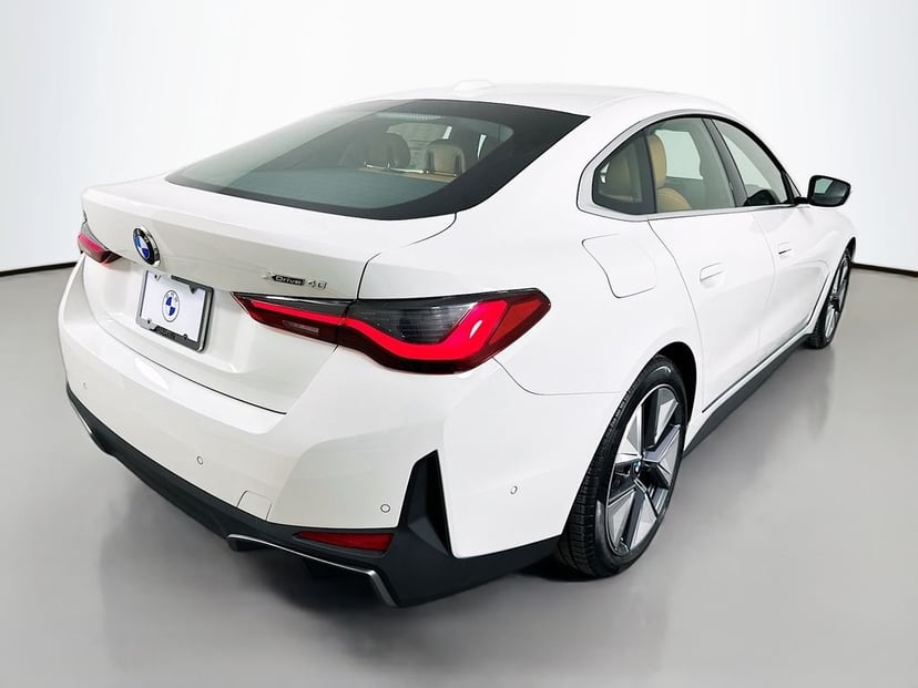2026 BMW i4 - Image 3