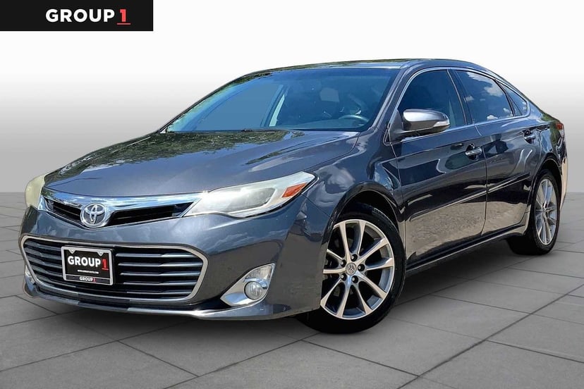2015 Toyota Avalon - Image 1