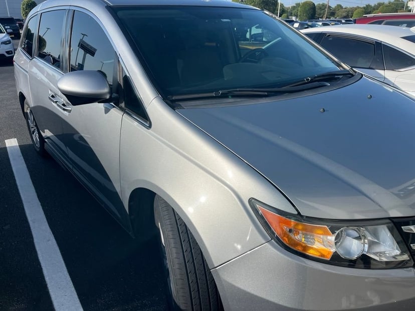 2016 Honda Odyssey - Image 2
