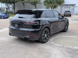 2022 Porsche Cayenne - Preview 9