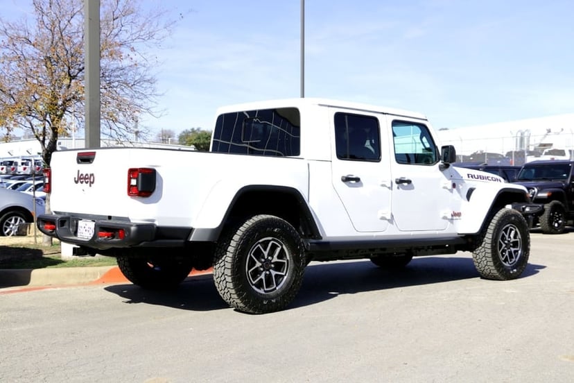 2026 Jeep Gladiator - Image 3
