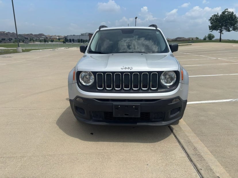 2016 Dodge Renegade - Image 2