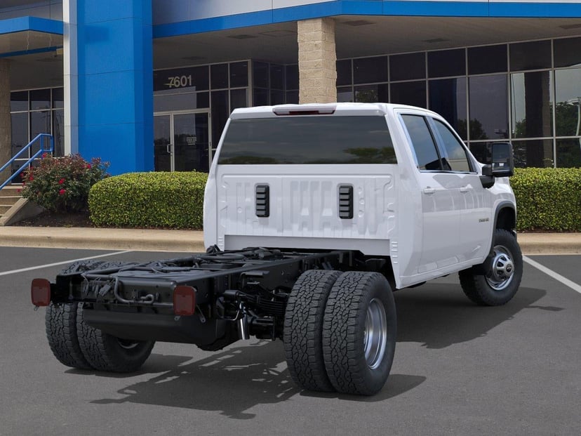 2026 Chevrolet Silverado 3500 HD - Image 2
