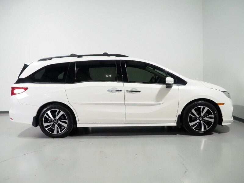 2018 Honda Odyssey Elite - Image 2