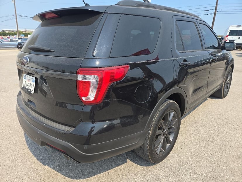 2019 Ford Explorer - Image 2