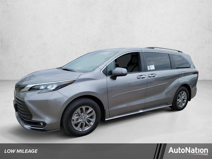 2026 Toyota Sienna - Image 1