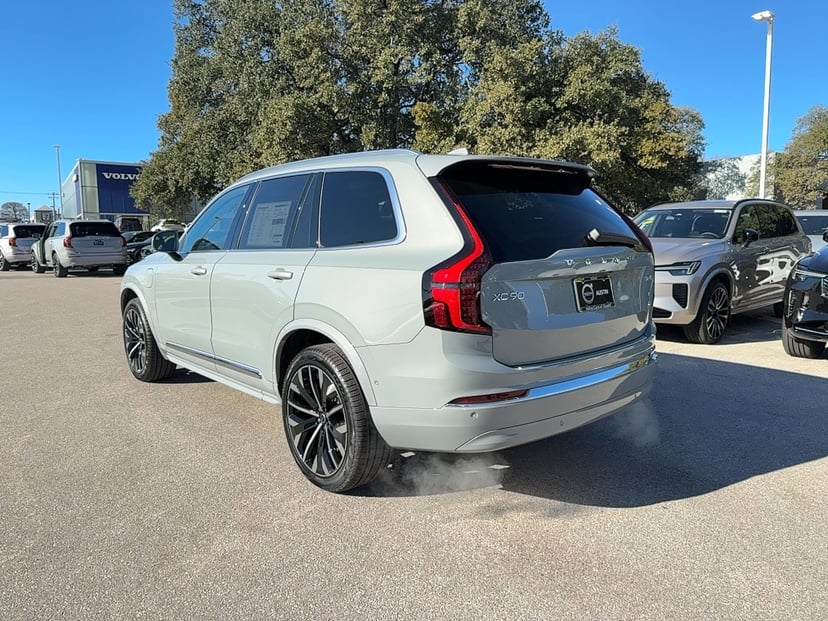 2026 Volvo XC90 - Image 2