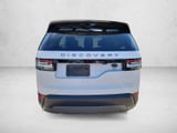 2017 Land Rover Discovery - Preview 6