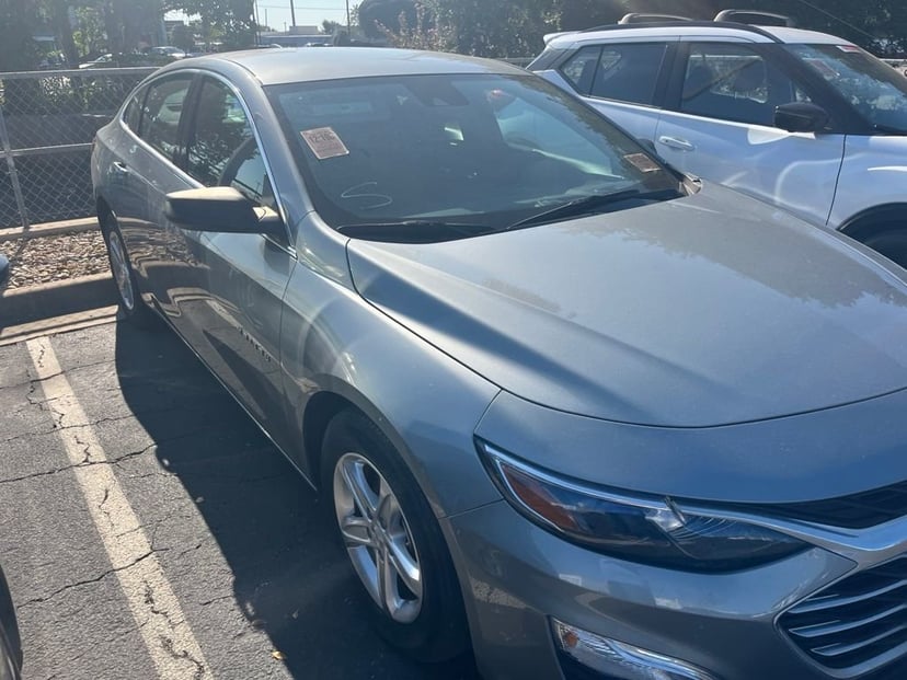 2024 Chevrolet Malibu - Image 3